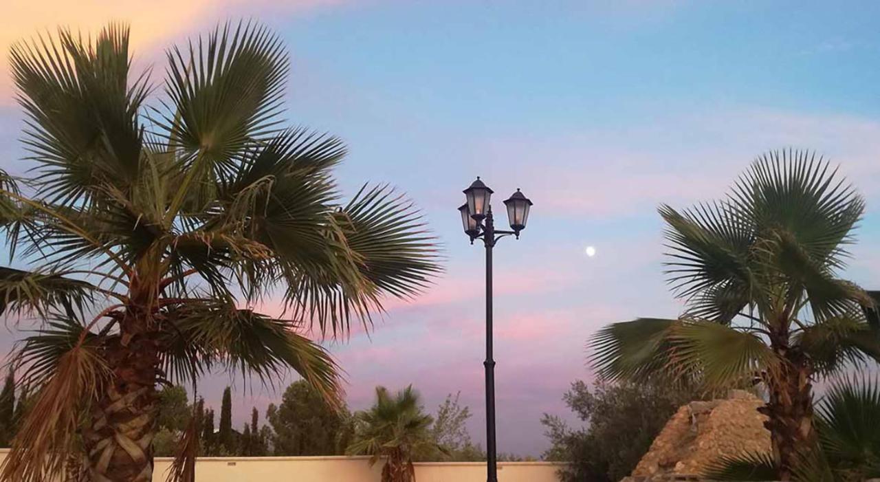Villa Capricho De Luna Caparacena Екстериор снимка