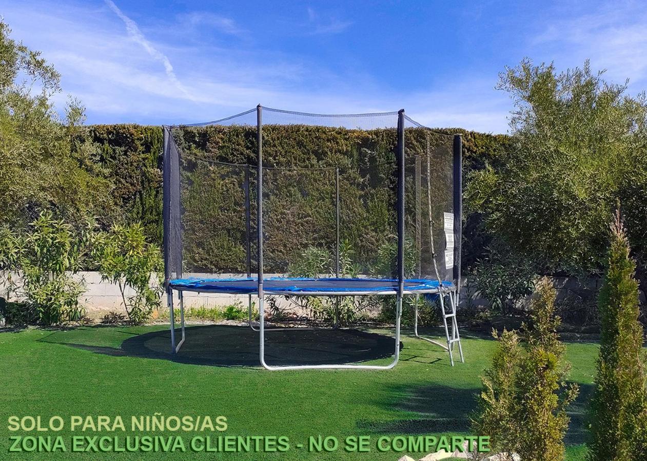 Villa Capricho De Luna Caparacena Екстериор снимка