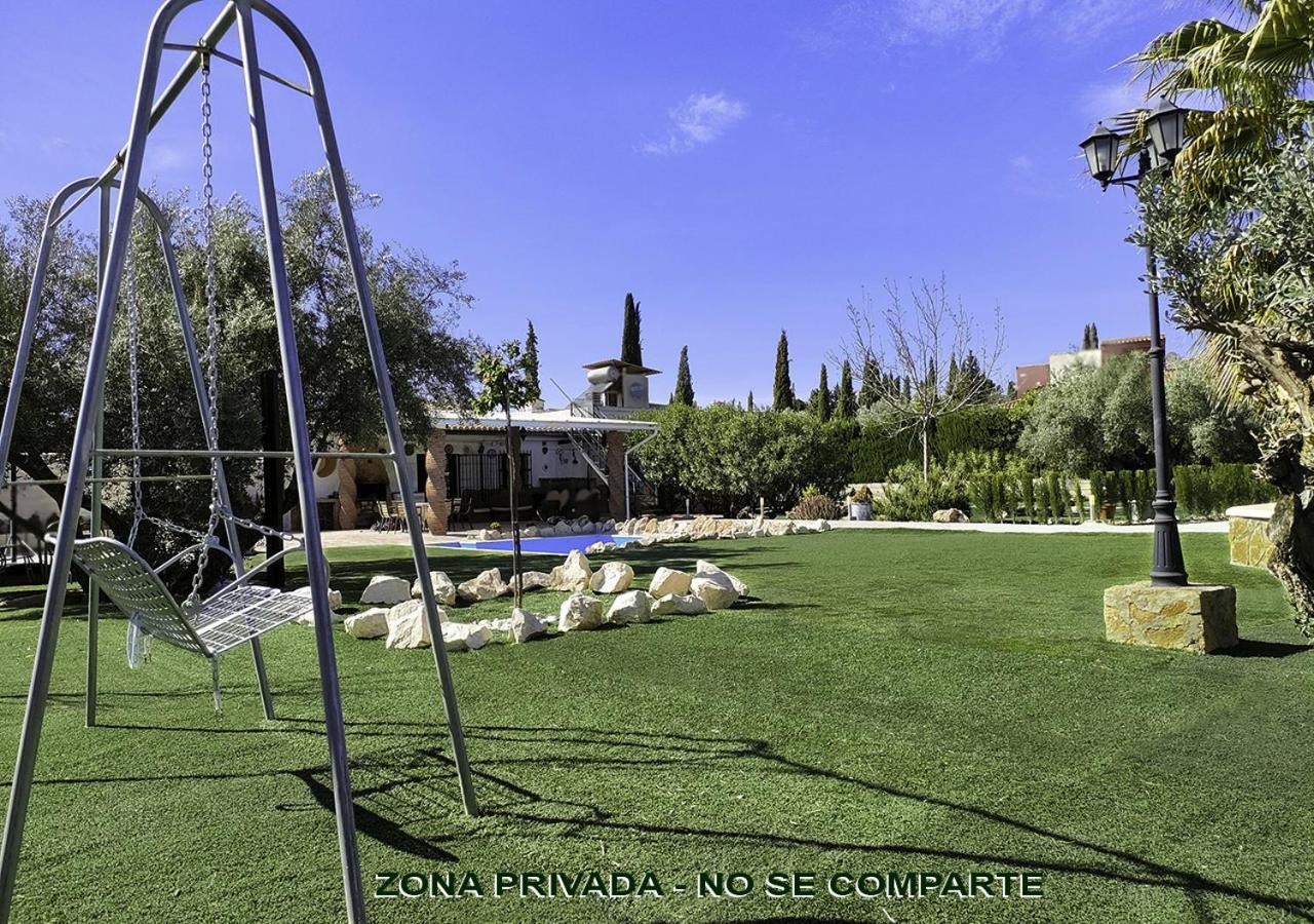 Villa Capricho De Luna Caparacena Екстериор снимка