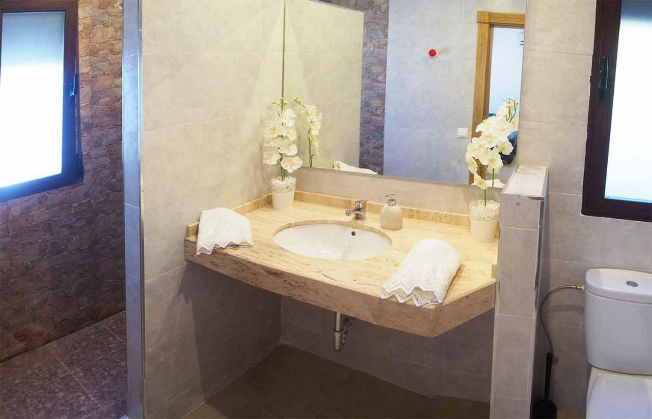 Villa Capricho De Luna Caparacena Екстериор снимка
