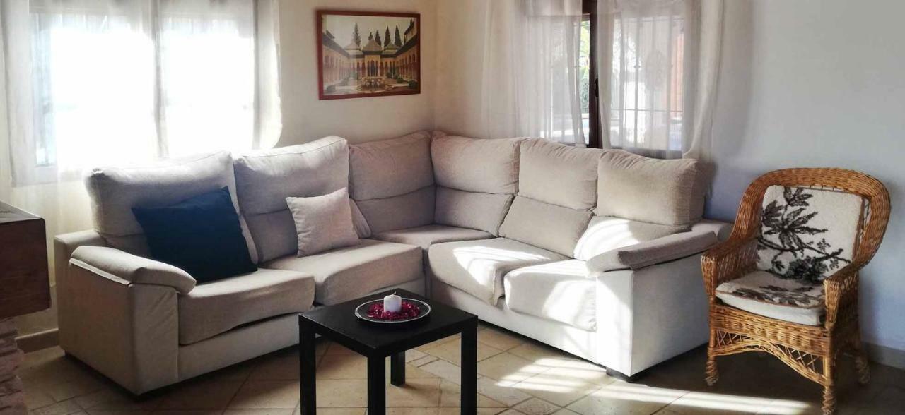 Villa Capricho De Luna Caparacena Екстериор снимка