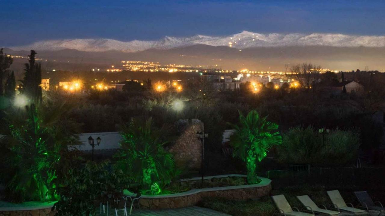 Villa Capricho De Luna Caparacena Екстериор снимка